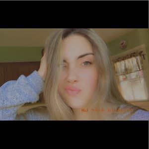 Meet your Posher, Corinne